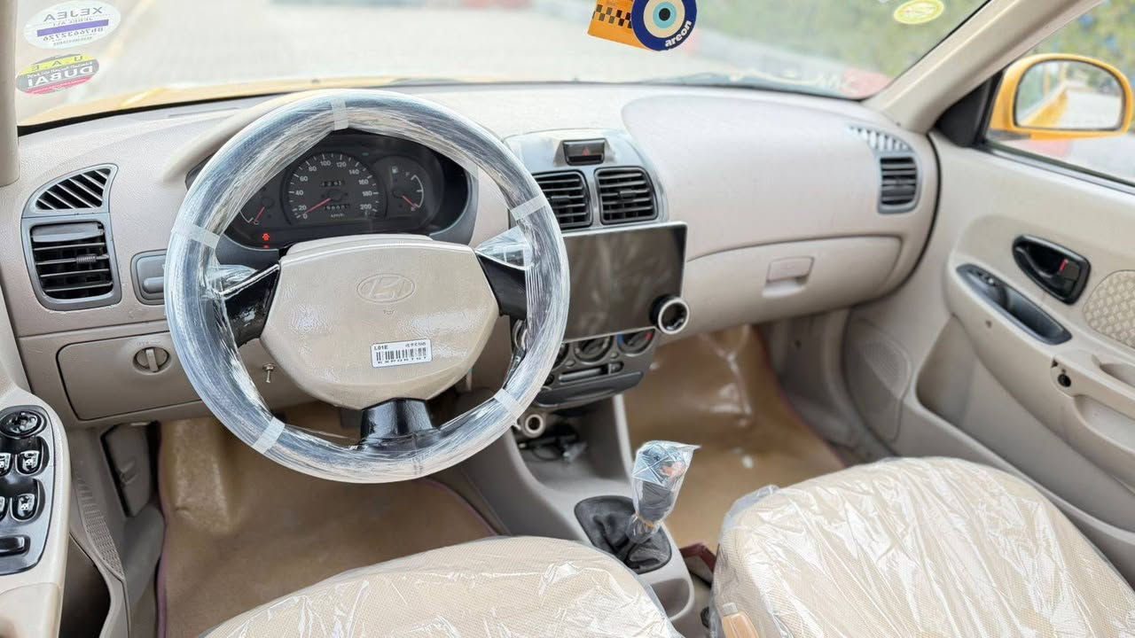 سلام عليكم فيرنا 2014 صبغه اولى بدون ضربه كير ومكينه مكفولات صدر امامي خلفي جديد تخم تاير جديد تبريد ثلج السياره خير من الله مابيها نقص
السعر 71 وبيها مجال 
مكاني بغداد البياع
***********
