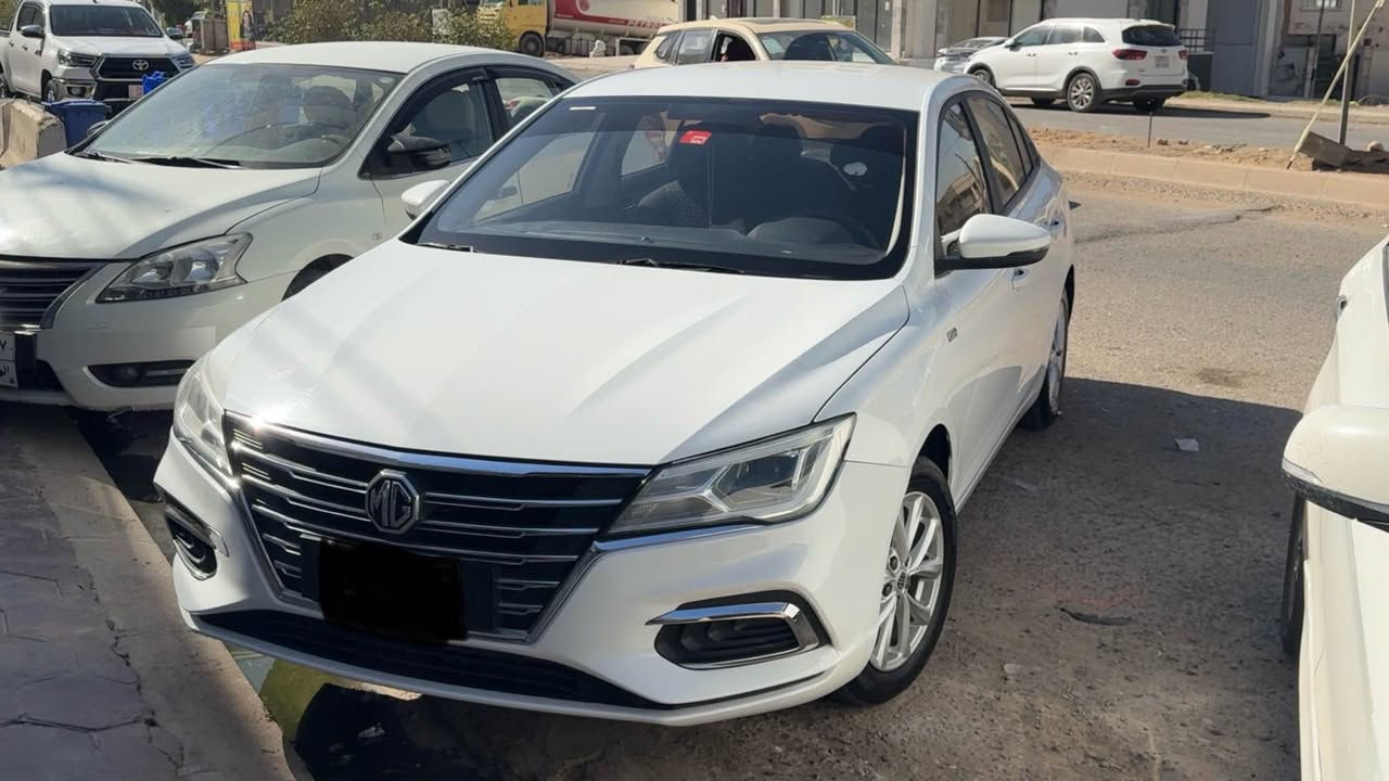 ئيم جى (٥) (٢٠٢٣) مواسه فات شاشه ئايپات كاميره چوار پارچه و روبعه كى سبوغه بئ ليدران سبوغى دوبه يه پيش و پشتى كه پسه ئيرباك به شه رت گيرو مه كينه ته بريد به شه رت مه كينه ى نه كرايته وه سه نه وى تا ٢٠٣٠ 
نرخ ٨٥ كه ميك معامه له
شوين هه ولير *********** أربيل, العراق
