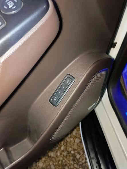 تاهو موديل 2015 LTZ مكفوله من صبغ وتبديلوالبارد وارد خليج 
سعر 335  ***********6
