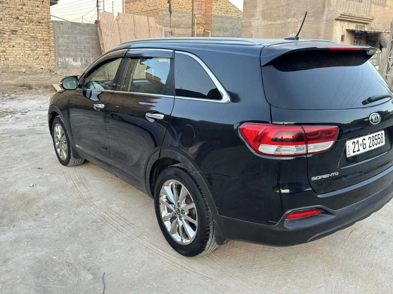 سلام عليكم
سورنتو موديل 16.مريكيه جاملغ خلفي وجاملغ امامي وبنيد. بدون داخل. سبعه راكب. سته سلندر.  بصمه كشن كهرباء  رقم سليمانيه تحويل وكاله شرط. السعر 170

مراوس عادي يرهم. مكاني بابل 

***********
