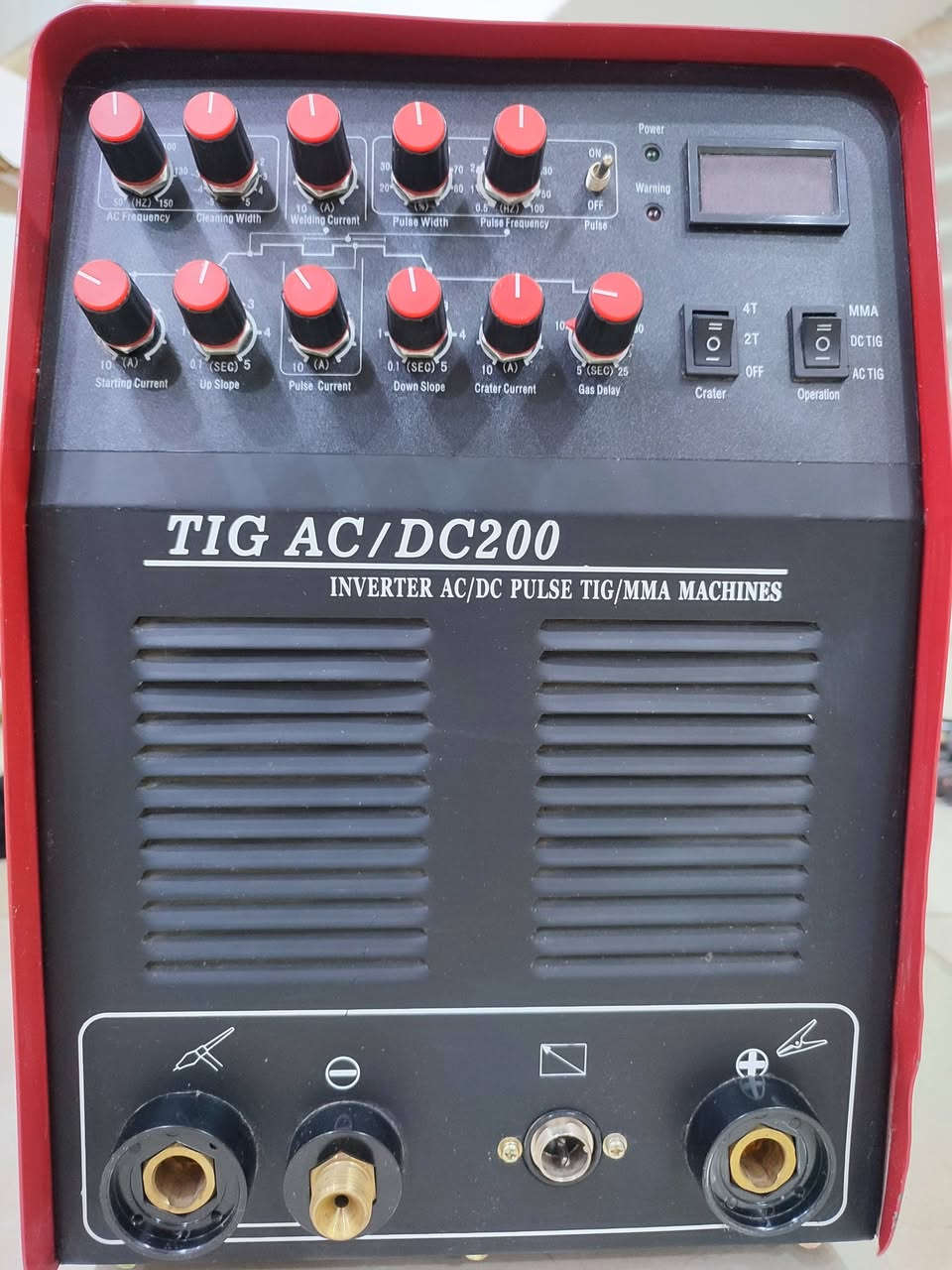 السلام عليكم 
متاح مكينة لحيم تگ AC_DC 🔥

ماركة گرتك تكنولوجيا يابانية ✅
تلحم الالمنيوم و كافة المعادن ٢٠٠ امبير 💪

وياها بطل ارگون و بي غاز و وياها ممات و ابر و شياش لحيم المنيوم و كافة الملحقات 

يعني الشراي ما يتعب بس يشكل على الكهرباء 🔌 و يلحم 

للتواصل 
***********
