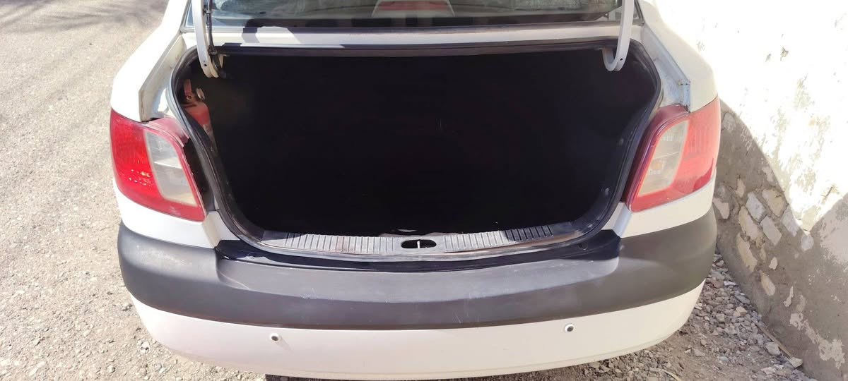 السلام عليكم 
  كيا ريو برايد 
     Kia Rio Pride SLX 2008
محرك كير تبريد صدر تخم تاير كفاله 

السياره خليجيه صبغ الصندوق فقط  موضح في السونارين
رقم بغداد دولي باسمي  وسنويه 2028

المواصفات 

1.مري كهربائي
2.تدفئه مقاعد
3.تحكم ستيرن 
4.ريمونت سنتر لوك 
5.lbs تزحلق 
6.الأقفال عند الانطلاق 
7.محرك 1600 
وبيه بعد مواصفات 
السعر على الخاص  
مكاني ديالى بعقوبه التحرير


**إذا كنت صاحب هذا الإعلان وتريد حذفه لأي سبب، رجاءا أرسل رسالة إلى الدعم الفني**