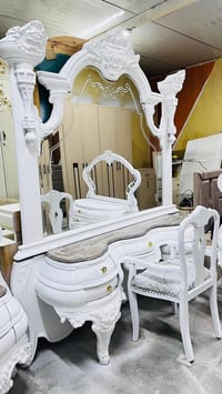 غرفه مستخدم مصري زان دمياطي ملكي درجه اولى المكان بغداد للاستفسار خاص ...