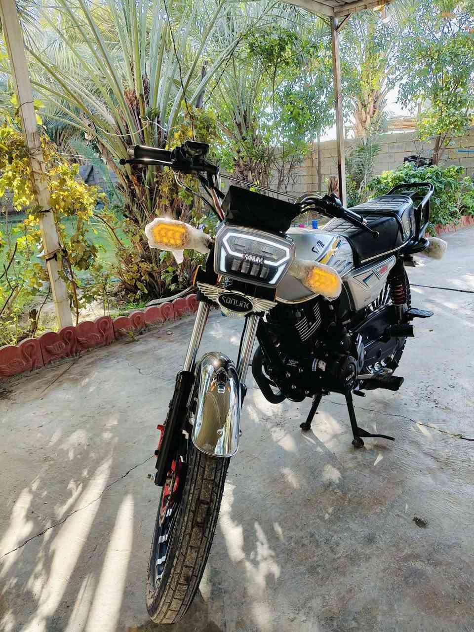 السلام عليكم سيفان 2025(باب اول)مكينه سوده 200cc للبيع النضافه كدام عينك تجي تفحص وتشوف  فول شلعه ومعدل تخبل مكاني ديالى دلي عباس  السعر 800 وبيها مجال للاستفسار على الرقم ***********
