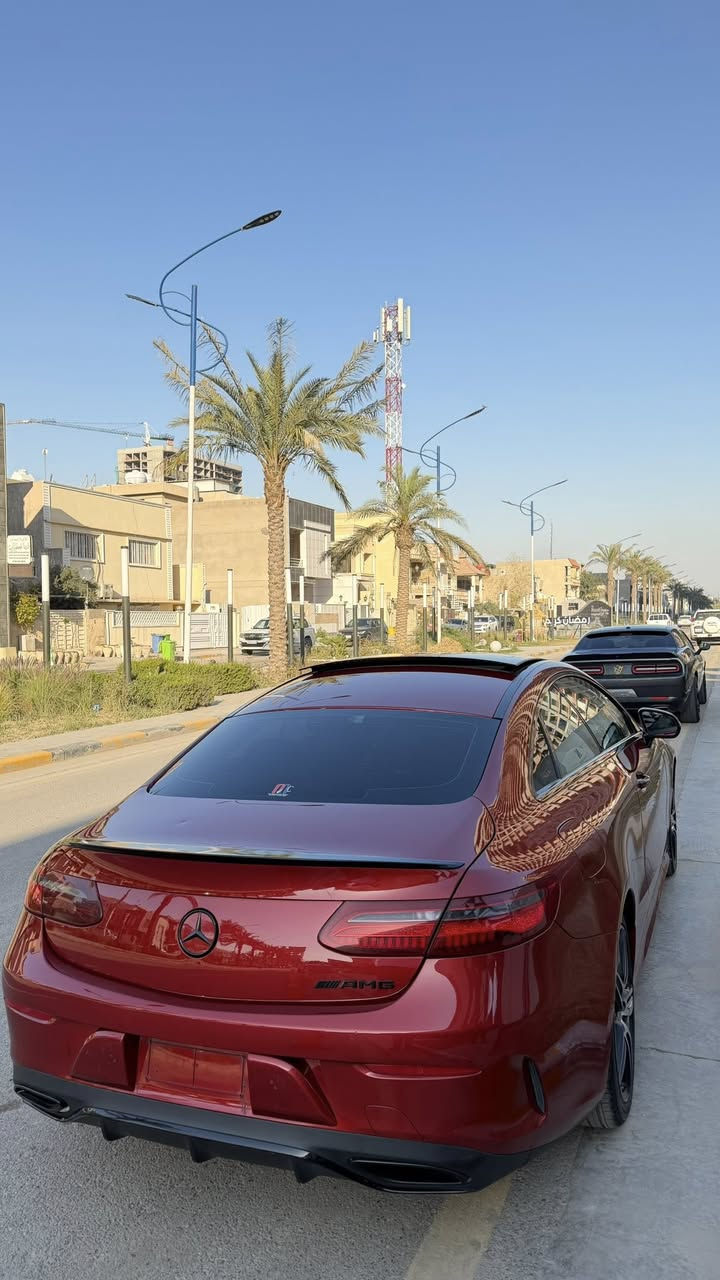 السلام عليكم
E450 coupe 2019 

سيارة وارد امريكي ضررها فقط مقدمه البنيد وراجع نفسه 
رقم بغداد انكليزي الجديد
مواصفات 450
داخل ابيض نضيف جدا 
كراسي كهرباء 
شاشة متصله الكترونيه بلكامل
صفر مسج 
دبل ماوس
بانوراما
احزمه ذكية 
تبريد وتدفأة بلكشنات 
محرك 6 تون باور تيربو
كراسي جلد 
خزن ميموري 
استيرن كهرباء 
كامره قلابة 
نقط عمياء 
رادار امامي وخلفي وجانبي
بصمة
داخل 64 لون متغير 
اوتو ستارت ستوب 
٥ وضعيات قيادة 
وباقي المواصفات المعروفة 
سعرها مناسب جدا ومكاني اليرموك 
***********

