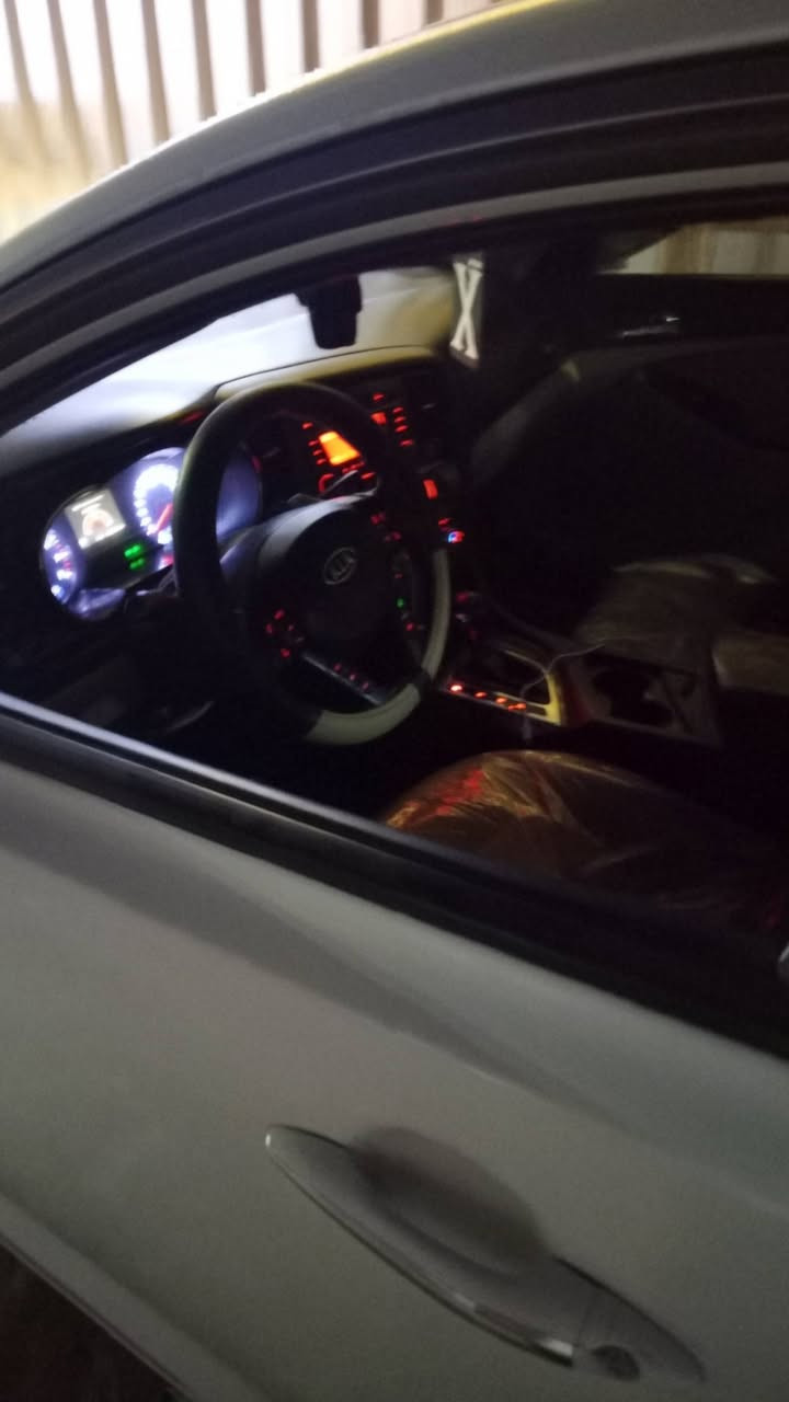 السلام عليكم اوبتما ٢٠١١ للبيع مواصفات السياره خليجي وارد كوري شاشه اعطال وترحيب بالدشبول
فتحه بانوراما
حساس وكامره اصلي
تحكم استيرن فول
مري شفط
ويل ١٨
وضعيه ايكو وتحكم شفت استيرن
لايت لد امامي وخلفي
محرك ٢٠٠٠دوش يعني انسه شي اسمه دوانز 
تبريد قطعتين السياره مكفوله ماعدى الباب خلف السايق وقطعتين كلير تطبيق لون بدون معجون
رقم سليمانيه جديد وسنويه لحد ٢٩ بأسمي  للزياده العنوان بغداد السيديه رقم الهاتف *********** محمد الجبوري  سعر خاص ما يعجبك لا تحجي حجي ماله داعي تحياتي لك #الجيمع
