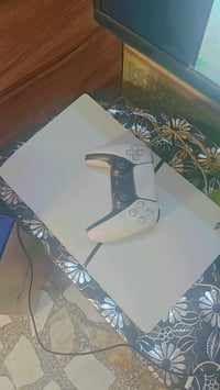 بلي فايف مستخدم شي كلش قليل يعني نضافه ١٠٠ ب ١٠٠ قيمو واخذو بي يرضي بي...