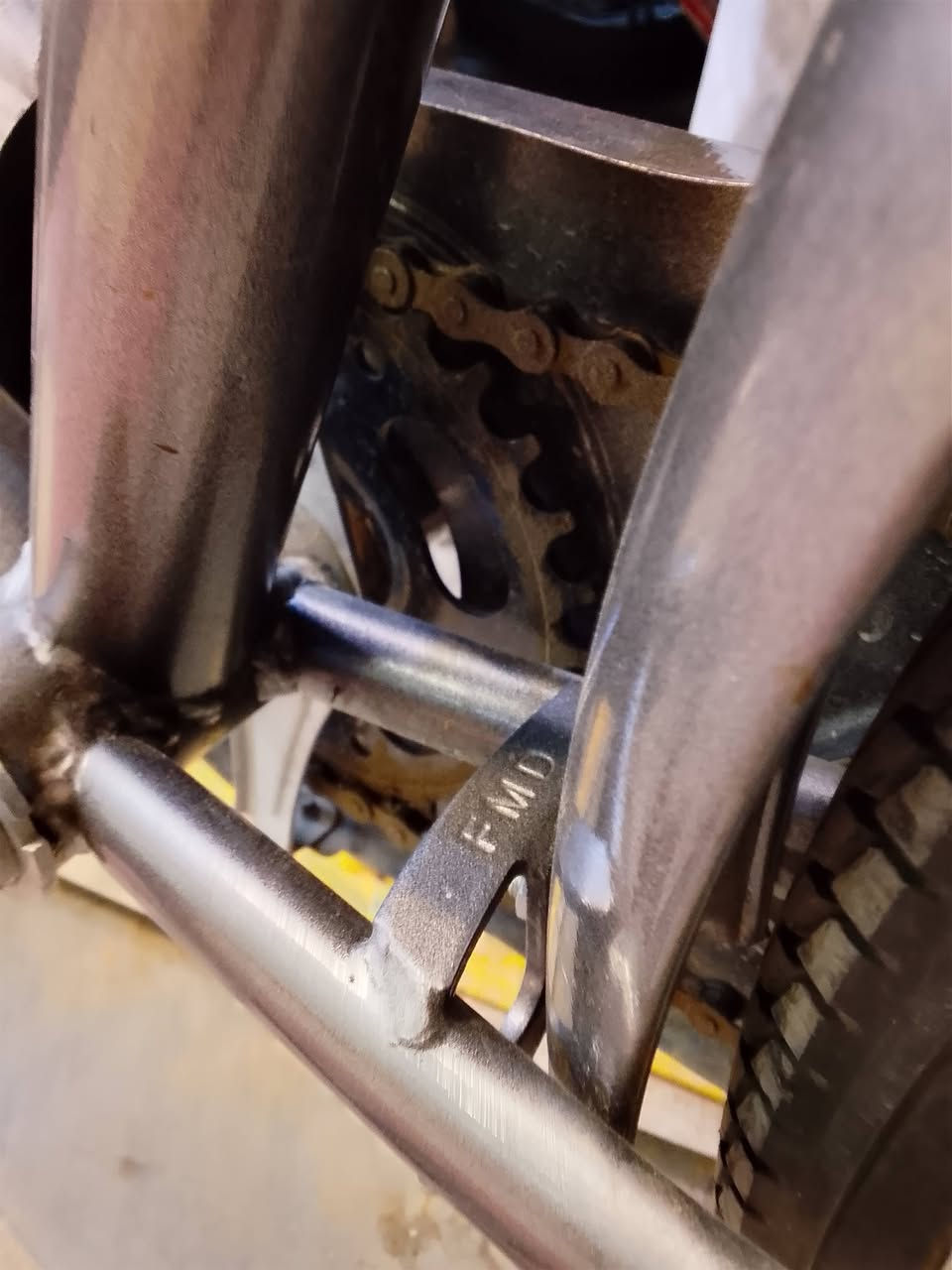 للبيع بايسكل City Bike لون رصاصي نظيف جدًا
استعمال يوم واحد فقط والباسكل بحالة الجديد تمامًا بدون أي مشاكل

المواصفات:

- سلة أمامية
- ستاند موبايل
- ضوء أمامي وخلفي
- ستاند جانبي
- مريح جدًا للمشاوير والتمشية

السعر: 150 ألف قابل للنقاش البسيط
المكان: الغزالية / مديرية الأمن

للتواصل واتساب أو اتصال:
***********
