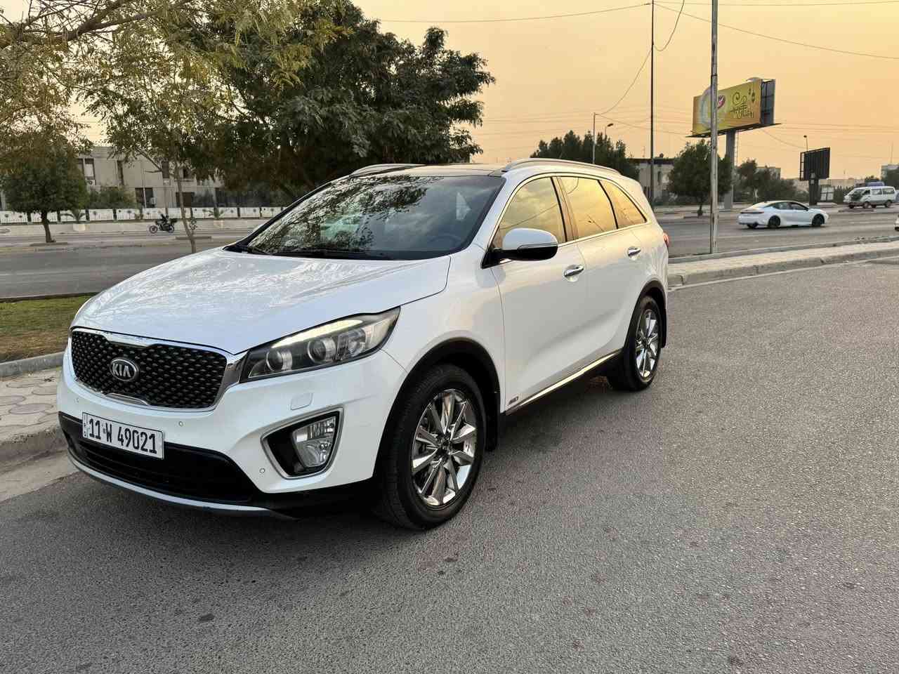 السلام عليكم سورنتو ٢٠١٦
رقم بغداد دولي باسمي سنويه و هزه جديده 
خليجي  مكفولة من الصبغ و التبديل فول مواصفات ١/١ بصمه  محرك ٦ سلندر بانوراما فور ويل هندبريك دكمه و جلد كشنات تدفءه و تبريد و جنطه كهرباء و لايت زينون و زراك لايت  و بك لايت لد و ٧ راكب و ٣ قطع تبريد  و السياره محرك و كير بلادي ما مفتوح و ماشيه ١١٥ الف و السيارة بيهه شويه بارد بلحافه مال قبق الجنطه كد شبر .  تخم تاير و صدر جديد و مكان السياره بغداد حي الجهاد السعر ٢١٢ ورقه و هذا رقمي *********** علي
