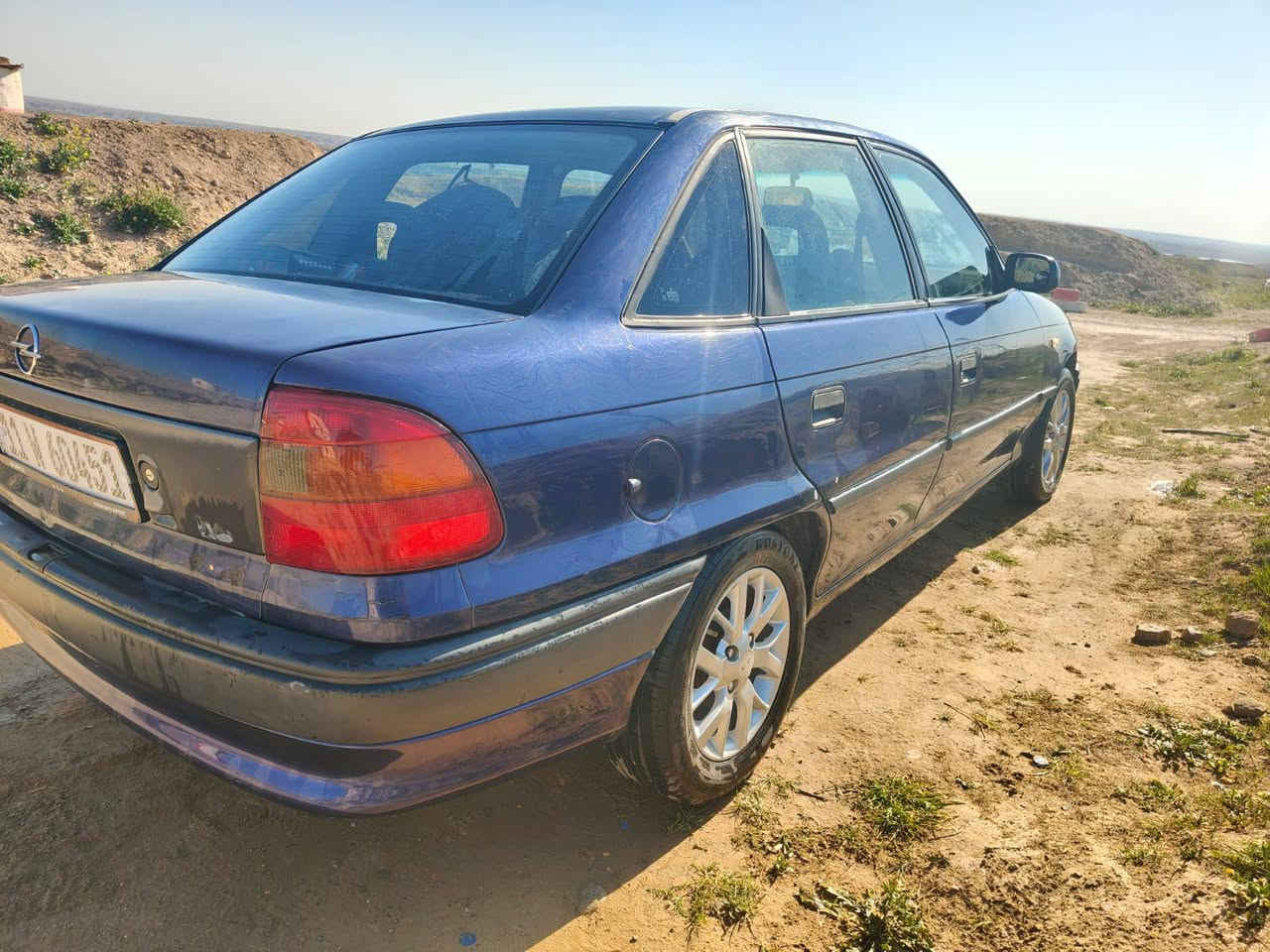 🌹السلام عليكم ورحمة الله وبركاته 🌹
💠قبل كل شي اذا ميعجبك السعر اعبر المنشور والرزق على الله💠
💲سعر السيارة 53 مجال بسيط جدا💲
🔴اوبل استرا وارد يابان اصل. موديل 1995🔴
🔴رقم انگليزي وهزة بأسمي وتحويل ثاني يوم🔴
🔴محرك 2000 جديد وكير اوتماتيك جديد وكفالة🔴
🔴 تبريد شغال خير من الله + باتري جديد🔴
🔴ويل كب واطارات جديدة صارلهن اسبوعين🔴
🔴جام امامي اوتو وسنتر لوك وسستم سماعات🔴
🔵عندي جراد خفيف بالبنيد وكلوب abs اشتغل ما اعرف السبب فقط🔵
🟢 مكان السيارة بغداد الحسينية ... للتواصل متوفر واتساب *********** 🟢
