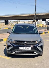 Volkswagen Taos 2023 SE  فولكسواكن تاوس سيارة نظيفة حقيقي مكاني موصل س...