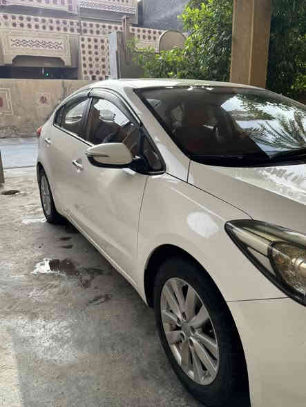 سلام وعليكم كيا سيراتو للبيع فول ماعدا البصمه موديل 17 شكل ال16 سياره خليجية  مكفوله من الصبغ بيها طخه خفيفه بالجاملغ الأمامي خفيفه جهة السايق بغداد بااسمي محرك 2000 المرغوب يجي قليل بالخليجي السعر 145 وبيها مجال مكان السياره بغداد الدورة رقم التلفون *********** اي استفسار اتصال عل رقم مموجود عل فيس
