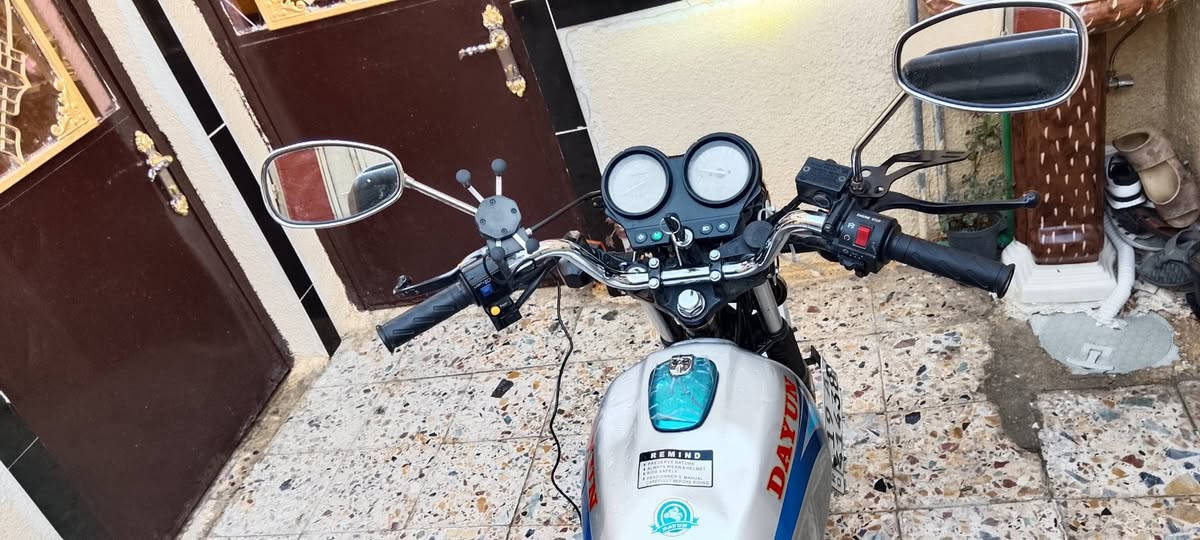 دايوان عظم للبيع 💯
موديل 2024🔥

طالعة ب 2025 شهر 9🏍️

ماشية 23 الف 💯

دهن من طلعت لليوم كله موتل درجة اولى 💯

الدراجة خير من الله محرك جديد فول الفول تجي تفحص وتشوف بعينك و وديها الأي فيتر يعجبك دراجة جديدة ترايك وين ميعجبك 💯

نقوصات: بس بريك أمامي ميشتغل باقي الدراجة من الألف للياء شغالة برغي ماكو نقص بيها تجي تشغلها وكبل للشغل💯

الدراجة رقم وسنوية رقمها كربلاء مشروع وطني وين ميعجبك تحول 💯

سعر $$: 2 مليون و 200 الف وبيها مجال بسيط وبالعافية ع الياخذها💯

رقم الهاتف : *********** للأتصال ومتوفر واتساب

مكاني: بغداد حي أور
