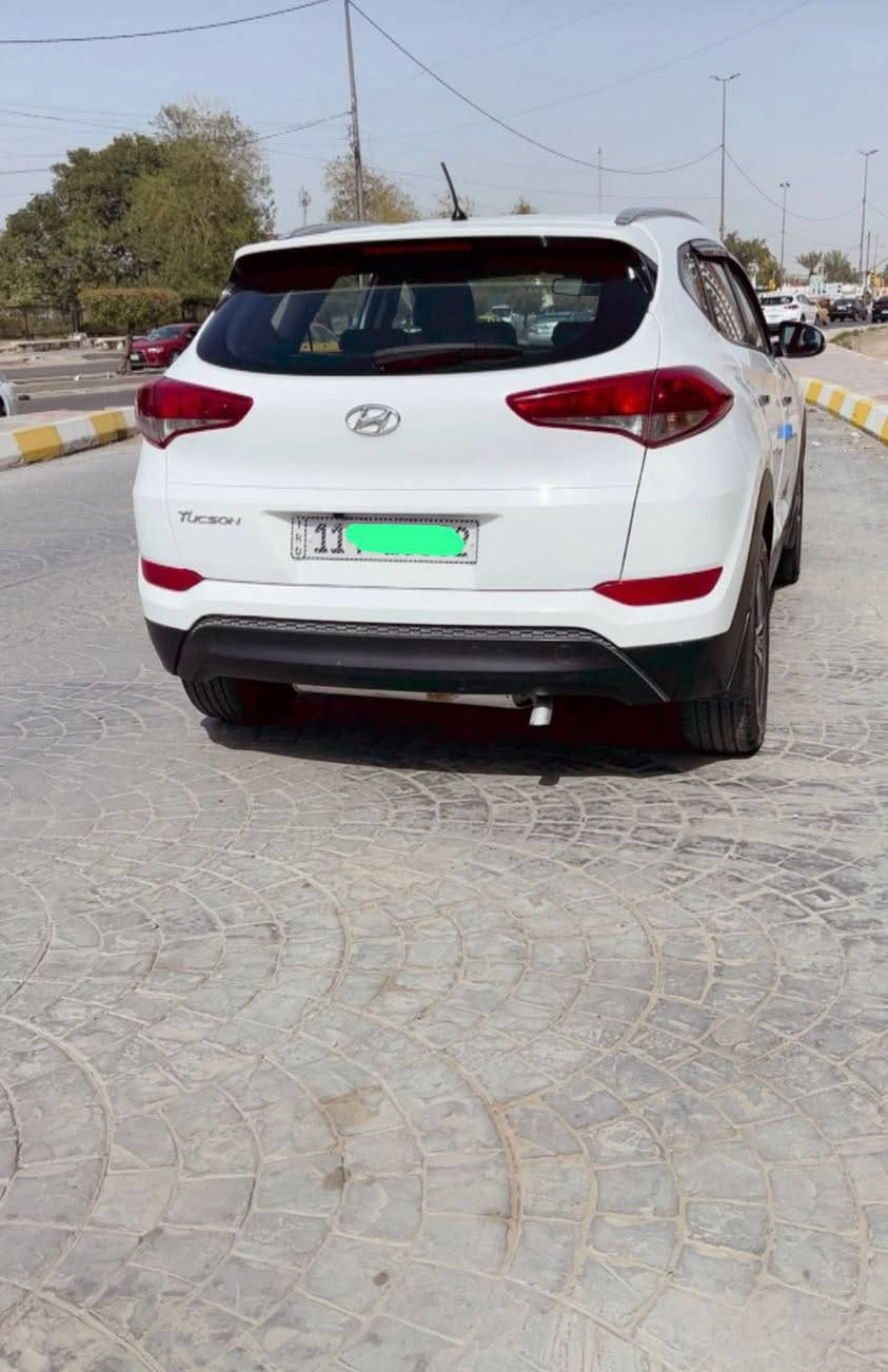 سلام عليكم خوان هونداي توسان خليجي
موديل ٢٠١٧ شركه الكاصد السياره بدون صبغ هزه ورقام جديده موصفات عاديه 
السعر ١٧٣ قفل مكان السياره بغداد
هـ ***********
