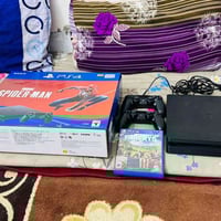 بلي 4 سلم اولاين  ذاكره 500 ملحقات كامله  وياه جوستكات عدد 2 او اقراص ...