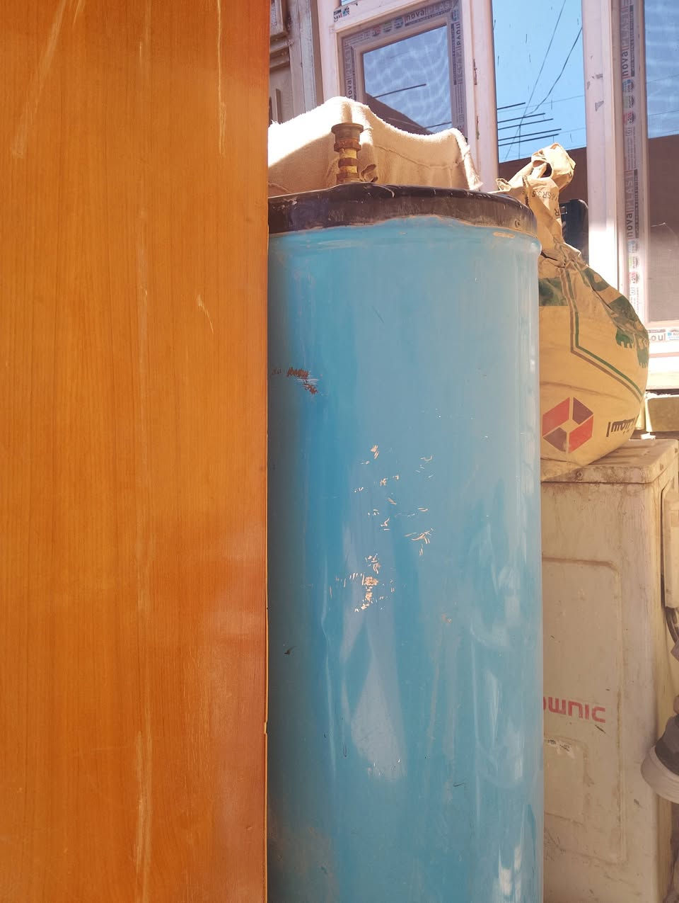 مكيف جبسون كلشي مابي سعره 250وبي مجال وكاونتر مع ملحق سعره 100وبي مجال وسخان سعره 100وبي مجال لتواصل علا رقم ***********
