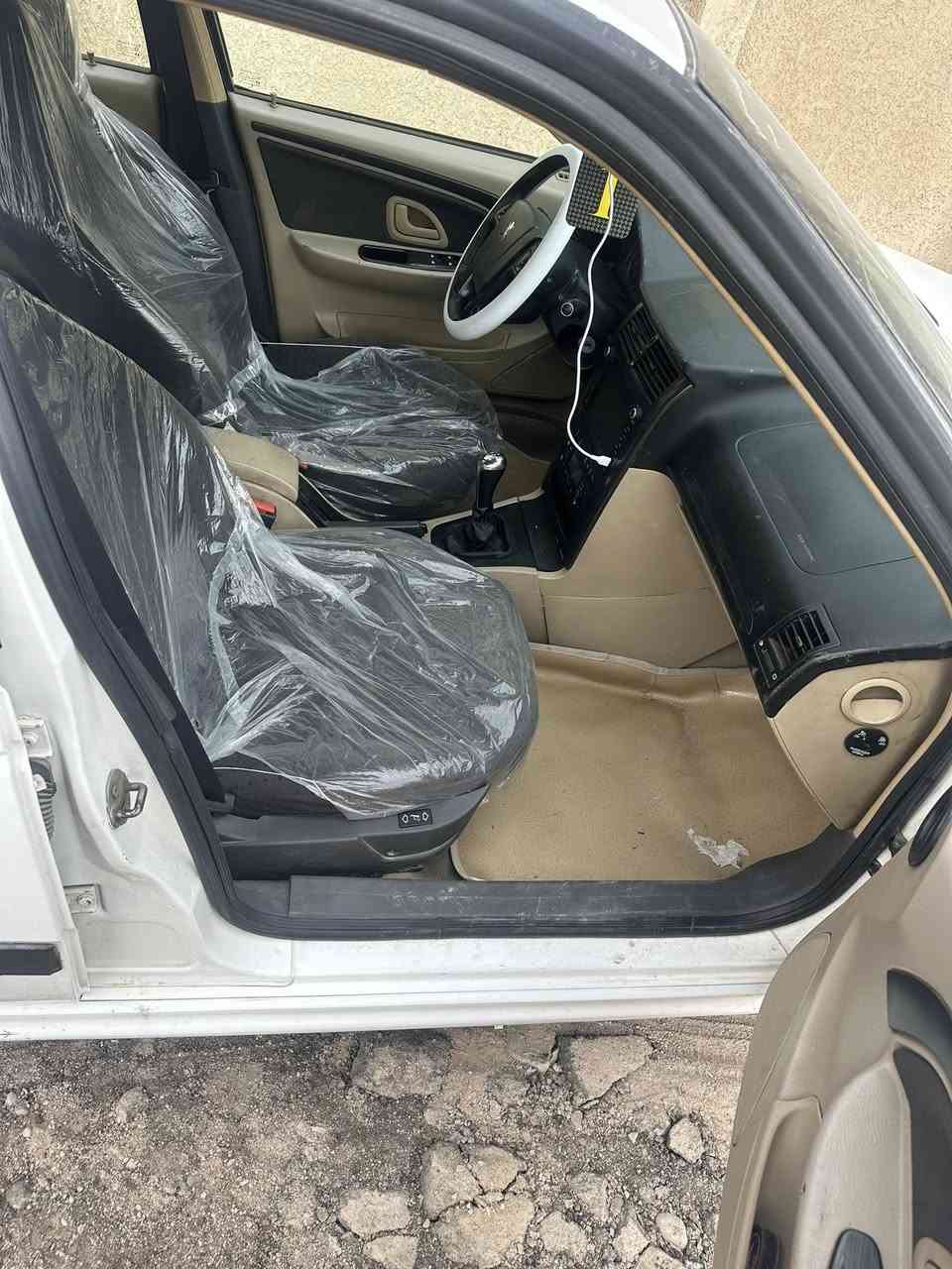 السلام عليكم بيجو بارص مديل 23 اقصاد بعد سنتين وتصير حره رقمه بصره وراعيهه يسوي وكاله والسياره بلبصره بحي الخليج السياره بيه جمالغات امامي وبنيد مبدلات
 ***********
