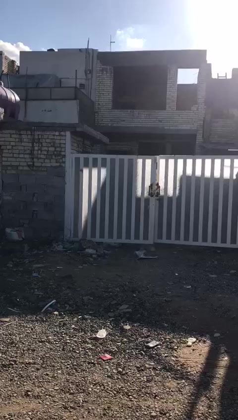 مرحبا. بيت للبيع. طابو صرف. لموقع. ش الزعفرانيه.  شارع المعهد قرب مدرسه الكندي
المساحه. ٨٠.  مع تشجير. ١٥متر 
نزال. ٥ في ١٦
بناء نظام شقتين
٣غرف نوم.  
٣حمامات
صالتين
ومطبخ وباقي تفاصيل
والاستفسار اكثر. 👇🏻
***********
