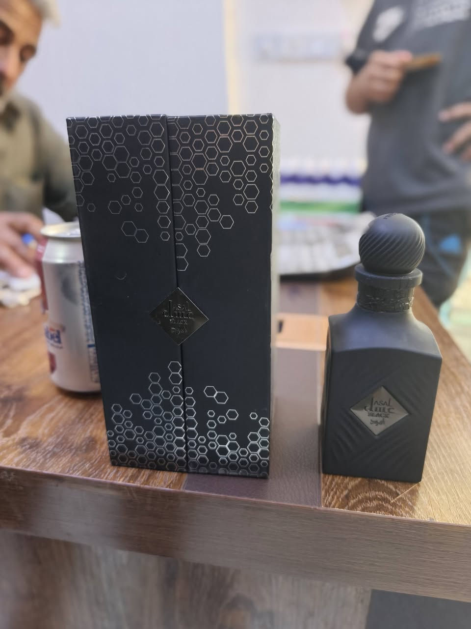 سلام عليكم عطر عسلASA ايماراتي     عطر فوحان وثباتيه 24 ساعهمكاني فلوجه عندي منه 2وريد ابيع واحد سعره 35 الف ولله عضيم اخذته 35 اريده 30 الف ما باخ منه بس مره وحده الله بيناتنه للستفسار ***********
