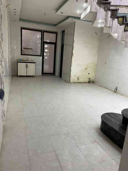 بيت زراعي للبيع مساحه 100م 
واجهه 5م نزال 20م 

العنوان الشعب حي البساتين شارع التكاتك 

الطابق الاول استقبال + هول + مطبح مطبخ حار و مطبخ بارد + خدمات 

الطابق الثاني يحتوي على ٢ غرف نوم + خدمات 

السعر ١٥٠ وبي مجال
للاستفسار ***********
