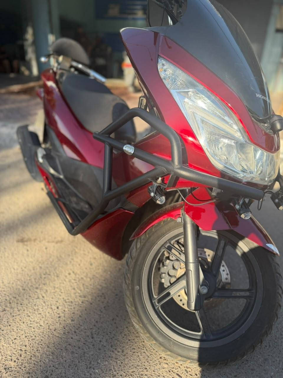 السلام عليكم
دراجه pcx ياباني اصل جيل الثاني  دراجه نضيفه بمعنى الكلمه وجاهزه على اخر برغي دراجه عليه اضافات كومه ما عدا الواضحات بالصور مصروف عليه اضافات فوك المليون ابيعهن وي الدراجه اوراق كامله بيه تايرات تخم قبل فتره شادهن بريكات جدد كهربائيات كله كامله

للبيع فقط ب١٩ ورقه ونص وبيه مجال دراجه ماخذه فوك هذه الشعر والاضافات عليه مكلفتني بعد اكثر بس ابيع لان متوازي على فلوس
مكاني الاعظمية بغداد رقمي ***********

