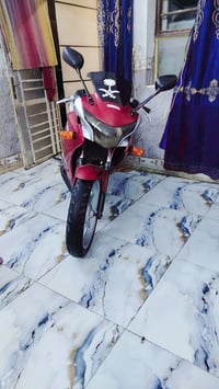 هوندا سي بي آر 250 آر (Honda CBR250R).  المحرك والأداء   سعة المحرك: 2...