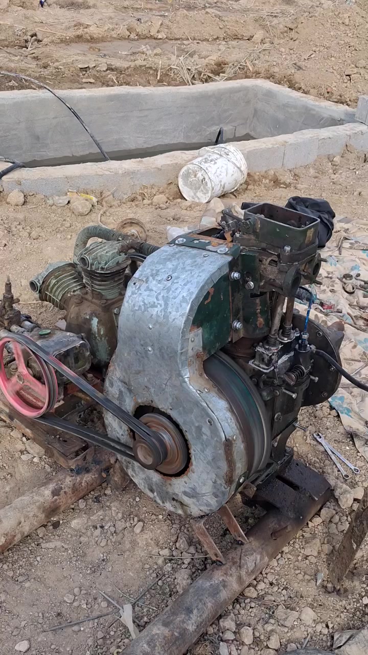 ماطور مجفت جديد يباع كاملا هو والضاغطات. او بس المحرك .مكاني الكوت.***********السعر٤٧٥الف
