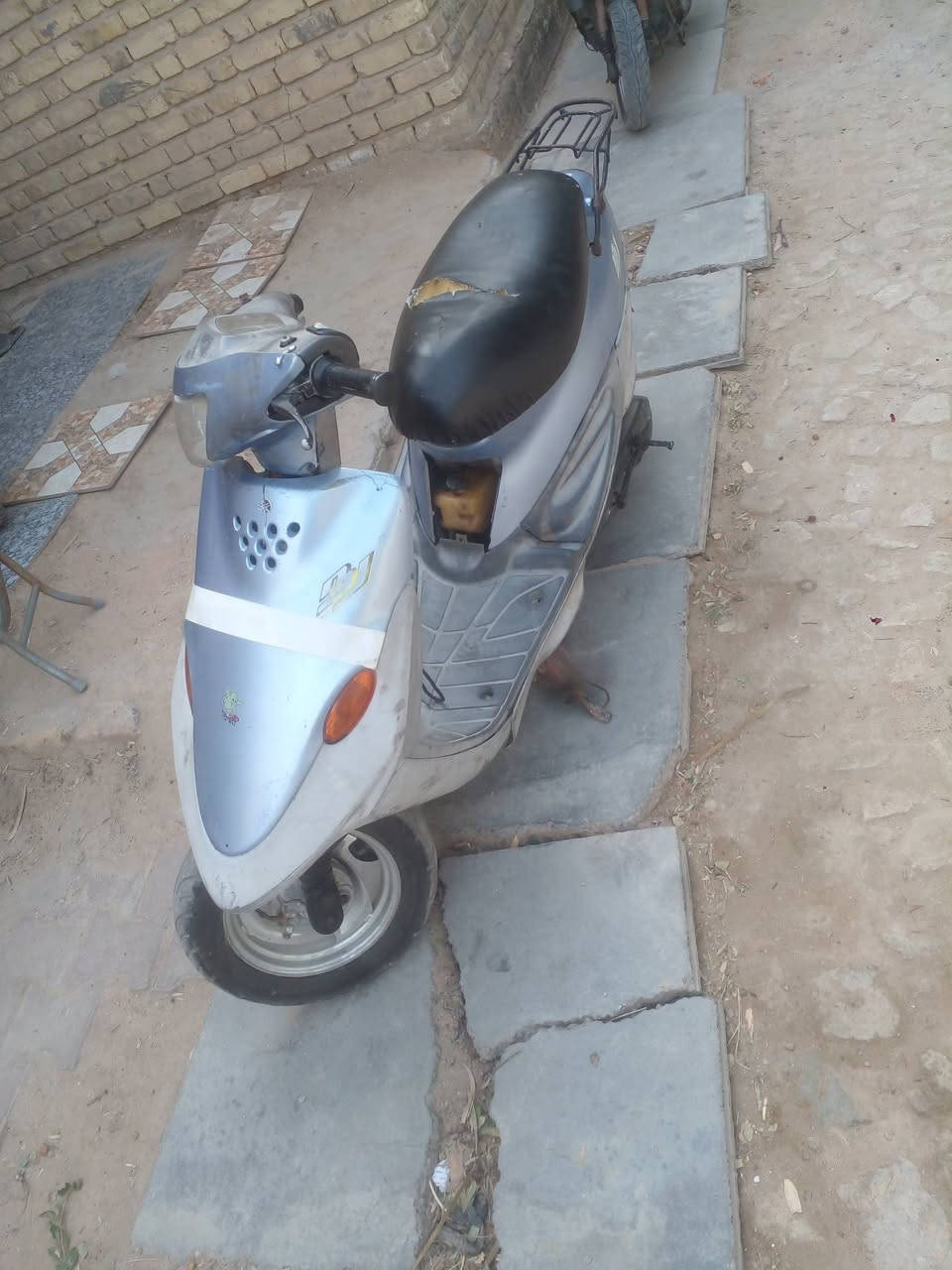 السلام عليكم يوجد دراجه بيجي فحل بصمه صفر جاج دراجه جاهزه كهربايات شغاله تواير جدد هورنات سيدان زوج جاهزه باتري جديد بس بيها دشالي مالسلف تعبانات اي استفسار اتصال علا الرقم او مراسلت الصفحه ***********
