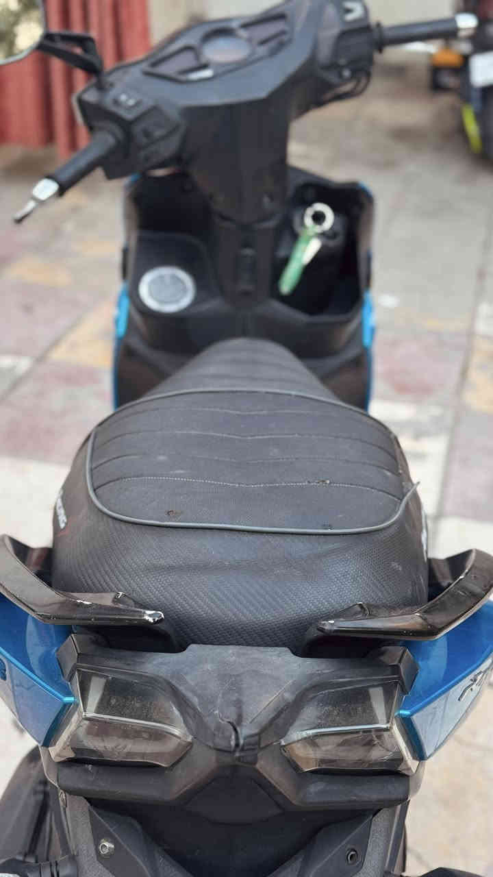 السلام عليكم دراجة كامكو رايسنك مرقمة للبيع مواصفات دراجة دسك امامي خلفي شاشة تنربط على التليفون وجي بي اس بيها بلادي بيها كشن رياضي اصلي والدراجة محركها 150ccمرقمة وتحويل ثاني يوم للاستفسار اكثر اتصل على الرقم /*********** المكان الكاظمية
