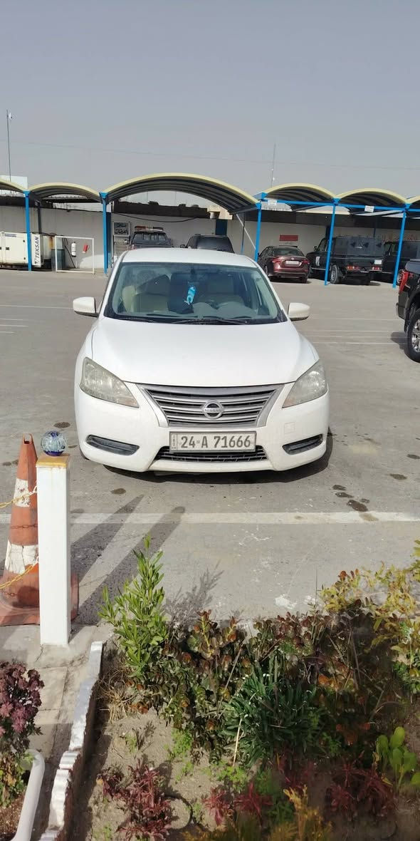 نيسان سنترا رقم دهوك موديل ١٦ لون ابيض خليجي بيه رش صبغ  ابيع قسط مقدمه ٥٠ وكل شهر ٣ أوراق السعر الكلي ١٢٠ ورقه مكاني بغداد السعر ابيع حصرا للموظف
***********
