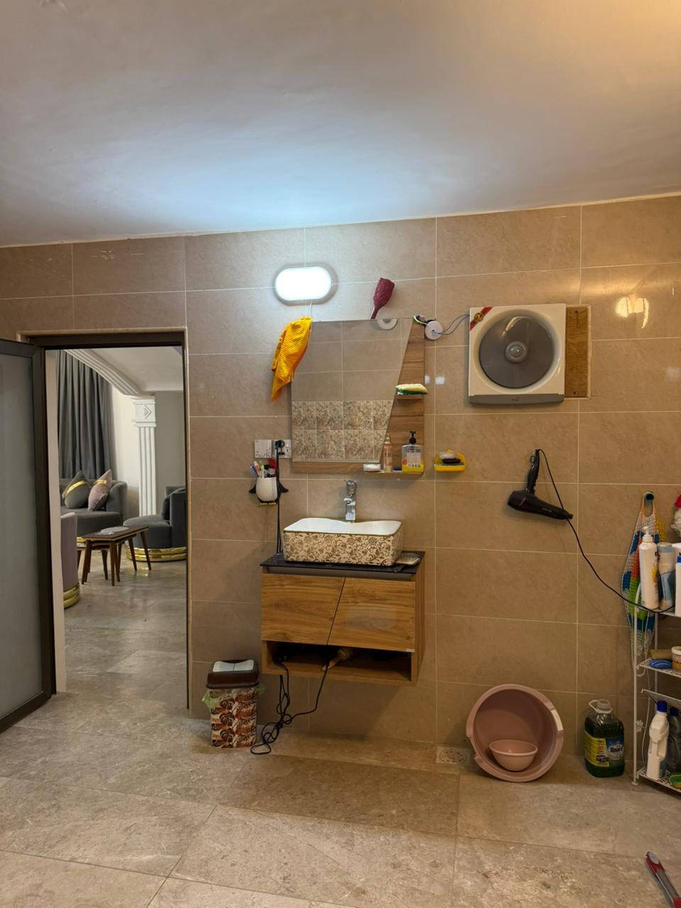 شـركـه أنوار الجـزائري للعقارات والمقاولات 
يتوفر  بيت سكن للبيع 
العنوان : حي الخضراء - الشمشوميه📍
المساحه :   210 م
الواجهه :   10م
محتويات البيت : 4 غرف منام كبيره + أستقبال + صحيات + صاله + مطبخ 
المواصفات : ترميم 2025 + بناء طابوك بالكامل + 
طابو صرف + أرضيات مرمر 
السعر الأجمالي :  690 مليون  🛑
( مؤجر شهرياً 2 مليون ونص ) 🛑

عنوان الشركه الجبيله مجاور جوتن للاصباغ 
و قصر شيرين  📍

شركه أنوار الجزائري للأستثمار العقاري والمقاولات العامه والتجاره العامه . 
الشـركة  مجازة رسمياً وقانونياً من جميع الجهات المعنيه 
 
للاطلاع على باقي العروض او مشاركه عرض مع الشركه
 التواصل عبر الارقام التاليه :
***********
***********
***********
