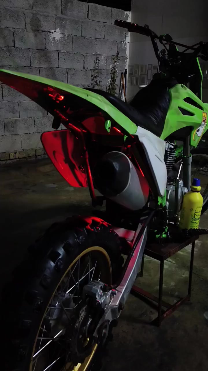 من رخصة مدير الكروب
دراجه كاويار موديل ١٩
بيه مكينه داي وأن ٥كير 
سعر ٧٠٠بيها مجال كروتك
***********وتساب
