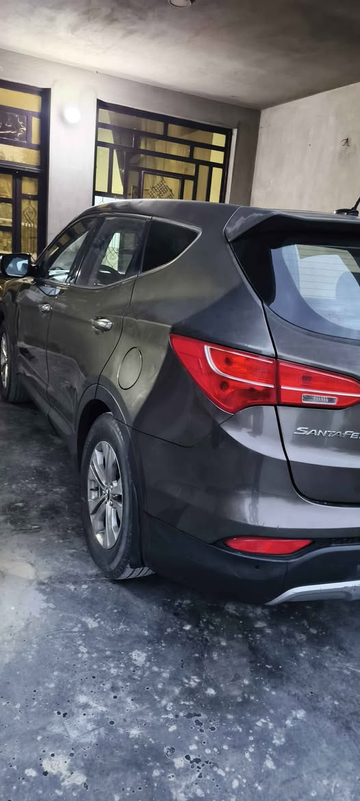 السلام عليكم 
سنتافي
موديل ١٤امريكي فقط بنيد مبدل وبيه كم قطعه صبغ بدون دواخل مكفولة كير محرك لغود شواصي 
فول موصفاات عدا البصمه فقط يحتاج دوشمه و صدره نضافته ٦٠بلميه مكاني بغداد بسمايه إتصال فقط متوفر*********** بغداد, العراق
