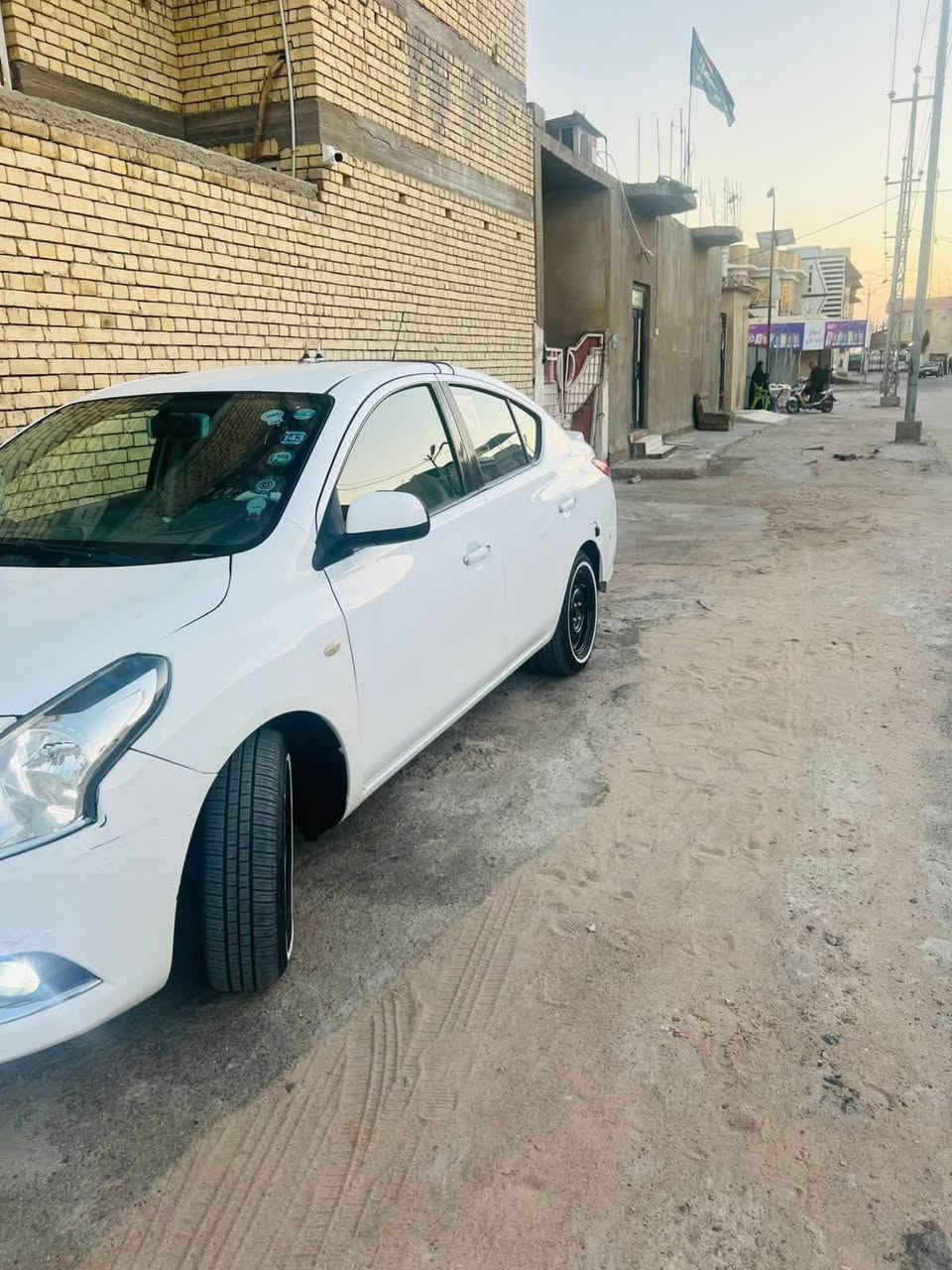 سلام عليكم نيسان سني هندي بيه جمالغ ونص بنيد مصبوغ فقط بعد سيارة كفاله كلشي مابيه نقص جاهزه لخير منضومه مال زنون سنويه تنتهي بشهر 9 سعر سيارة 100 وبيه مجال العنوان موفقية دور نفط رقمي ***********
