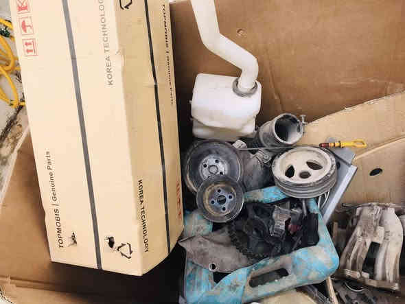 غراض سياره اكسنت قديم 

غراض مكينة 

غراض حداديه 

قبق ولفات حساس فيفتي 

دكشن بارد اذان محرك دبه ماسحات شوته هواي غراض 

ابيع شلعه الكارتون كله 

واذا تريد كلمن وسعره 

مكاني ديوانية توصيل ماعندي 

للستفسار *********** واتساب وخط
