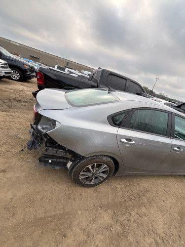 السلام عليكم
سياره فورتي 
موديل 2024
ف LX معروفه مواصفاتها فول 
حادثه واضح بصور
السياره مشحونة لعمان 
موعد وصولها 50يوم 
كاصها من شركه نجوم العالم بغداد 
منصور قرب البرج
السعر 90ورقه 
من عدا نقل أمريكا مطروحة بعمان ***********
***********
