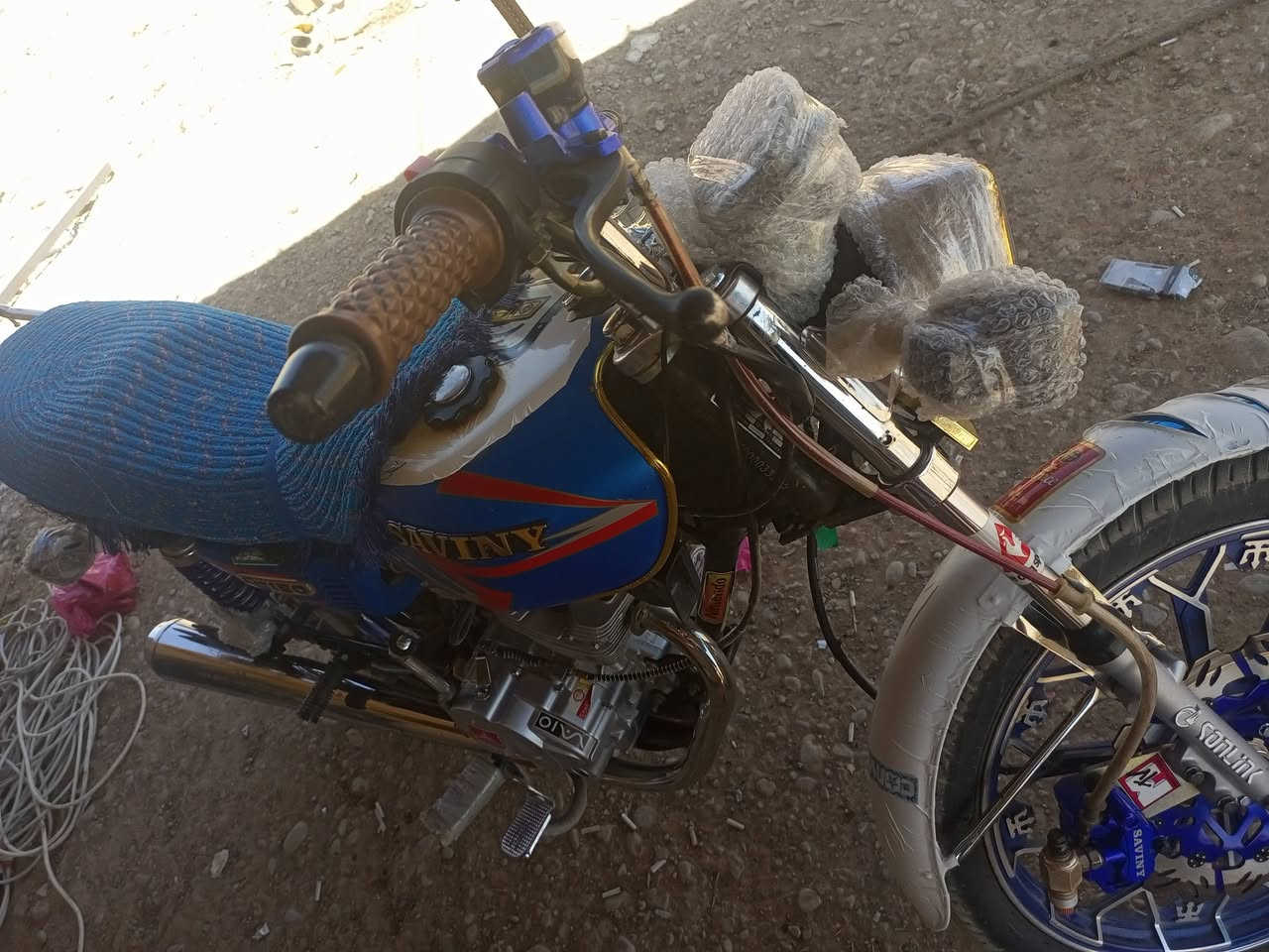 وراق موجود 
موديل 2024
سعر 600 
***********
