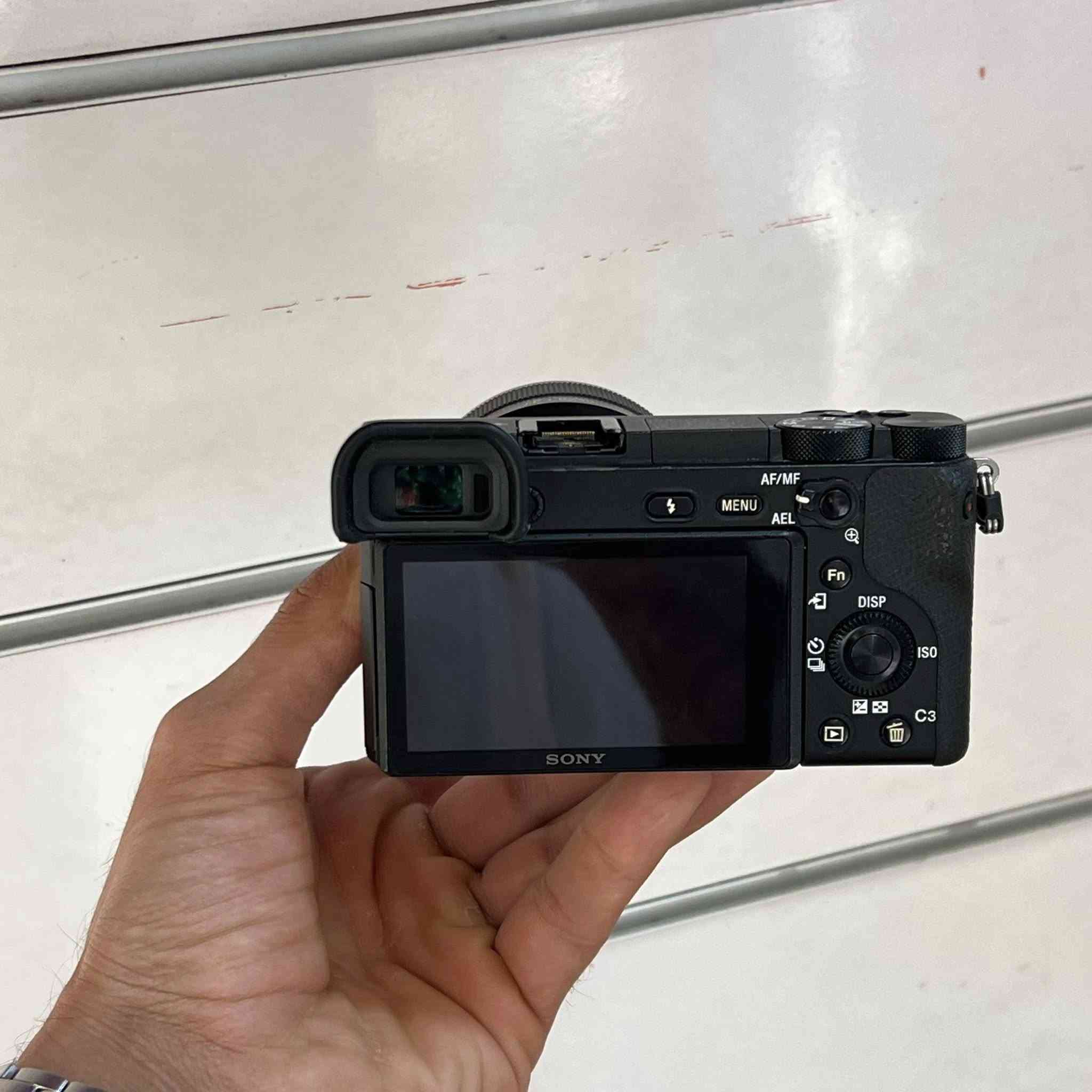 للبيع
Sony A6500 للبيع

شتر 10 الف نضافه ٩٥٪؜ 

السعر 550$ وبيها مجال 

٢ بطاريه 
لينسات sony 50mm fe 1.8

Sony  16-50mm OSS

***********
