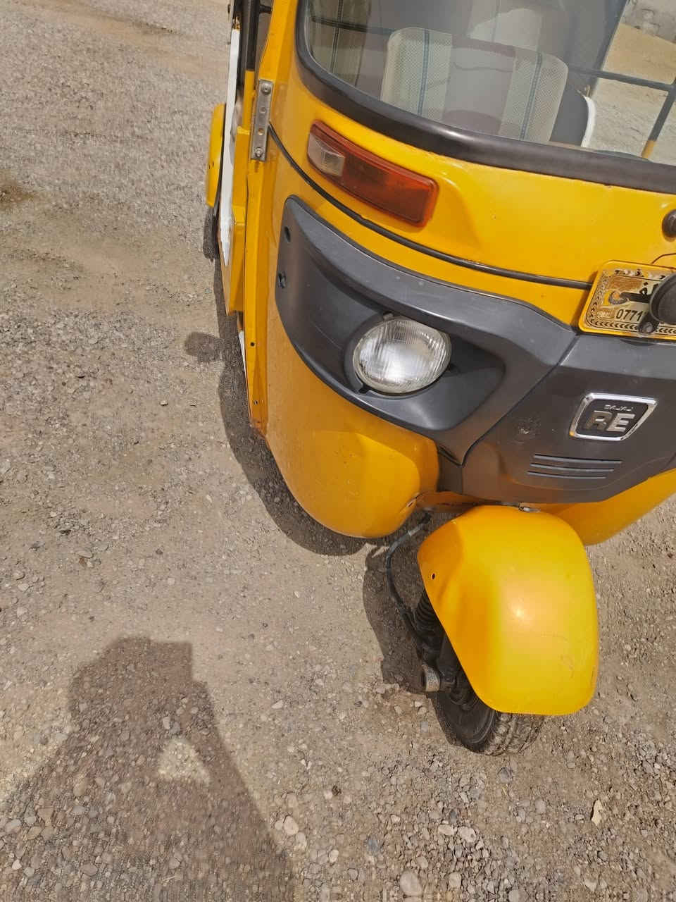 السلام عليكم شباب تكتك 20 شهر 10مرقمه رقم وسنويه تكتك جاهزه كبل لشارع بيه طخه يم البكلايت الخلفي موضحه بل صور مكاني ديالئ الخالص (***********) السعر 4800 وبيه مجال
