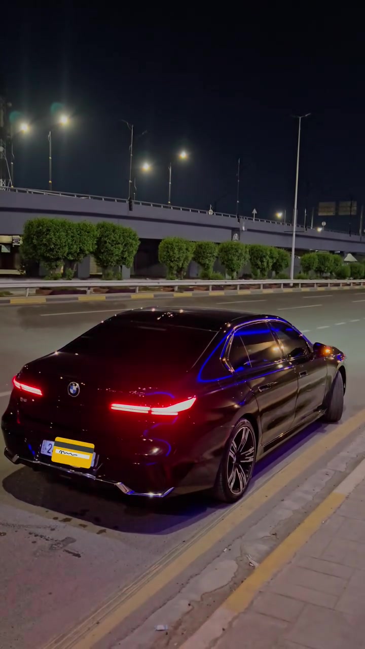 ​💎 ملكة الفخامة: BMW 740i - M Package 2024 💎
لعشاق التميز والرفاهية المطلقة، للبيع بي أم دبليو (كرستالة) موديل 2024 بأعلى المواصفات العالمية.

​✨ التفاصيل العامة:
​الموديل: 2024 (فول مواصفات - باب طويل L).

​الإضافات: حزمة M Package الرياضية الأصلية.

​الضمان القانوني: رقم دهوك (باسم صاحب السيارة)، مع موافقة تظليل لمدة سنة كاملة.

​الحالة: وارد أمريكي (حادث بسيط جداً)، صبغ قطعتين فقط، والسيارة بحالة الوكالة.

​🔥 المواصفات التكنولوجية والرفاهية:
​النظام الصوتي: سستم Bowers & Wilkins العالمي لصوت نقي ومحيطي.

​الرؤية والأمان: 5 كاميرات (360 درجة)، ناظور ليلي، رادارات (أمامية، خلفية، وجانبية).

​القيادة الذاتية: أنظمة قيادة متطورة مع نظام المحافظة على المسار (الخطوط البيضاء).

​الراحة الداخلية: بانوراما، داتاشو (Head-up Display)، و 5 بردات كهربائية لخصوصية تامة.

​التحكم الذكي: تحكم بالسيارة عن طريق الإشارة، جميع الأبواب شفط وكهرباء، مع صندوق كهربائي.

​📍 الموقع والتواصل:
​مكان تواجد السيارة: بغداد / المنصور.
​للاستفسار والتواصل: 📞 ***********
