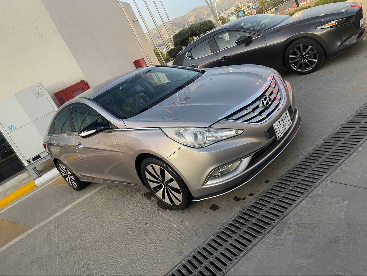 sonata 2010
سوناتا ٢٠١٠  براوه يه  ٤٩$
كودى بوكراوه به ناوى خومه وه يه
بي ره قه مي دوبه ي
گير و مه كينه به شه رت مه كينه ٤ بستون 2.0
تراكشن و  Abs  و Auto hold
كوشن جلد
چوار كوشن هيته ر
به صمه و ده رگا به صمه دوو به صمه ي له گه له
ئاوينه شه فت بريكى به سراوه
ته بري دو گه رمي به شه رت ته بريد مه ركه زي
شاشه و ئاوينه فوتو و حاسه *********** السليمانية, العراق
