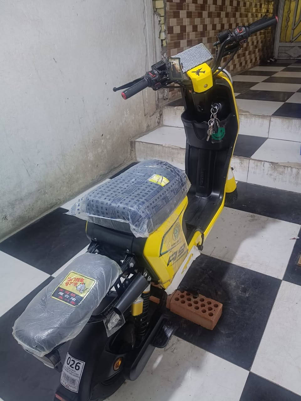 دراجه لون ليموني مودل 24 خمس بطيات كبار زرك اثنين انبير دراجه 450 دراجه غراضهه كامله موجوده شاحنه موجوده مياته سلته كفيه زنجيله تاير وراه ستوه مبادل جديد صارلي شهر ونص من ماخذه دراجه سعره 450  وقفل ار 9 مودل 24 ومرواس 26 وسعر بيه مجال


**إذا كنت صاحب هذا الإعلان وتريد حذفه لأي سبب، رجاءا أرسل رسالة إلى الدعم الفني**