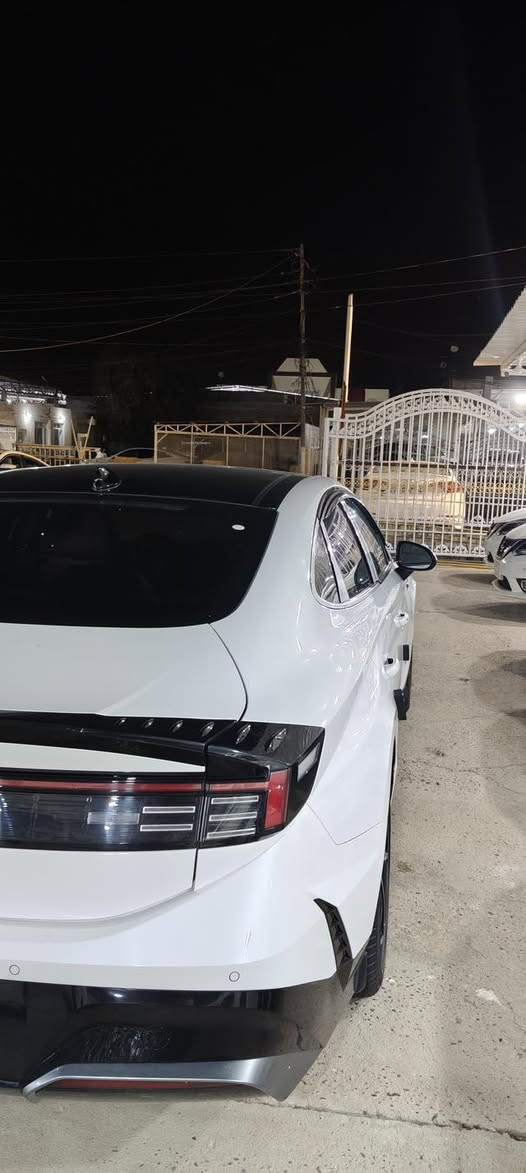 السلام عليكم
سوناتا 2025  
مكفوله كفاله عامه
فول 1/1 خليجي محرك 2500
سيارة بدون رقم تترقم بغداد 
ماشية (1800 km) سيارة زيرو على وضع الشركة
مواصفات 
نضام ترحيب
بصمه
بنوراما
شاشة متصل 
شحن لاسلكي 
لدات داخليه
تشغيل عن بعد
جلد
كشنات كهرباء
كير تعليك 
لد امامي كامل
لد بك خلفي 
شاشه 
حساسات امامي + خلفي 
كامره
كروس سرعه
درايف مود 
بردات خلفيه 
الخ من مواصفات …
***********
