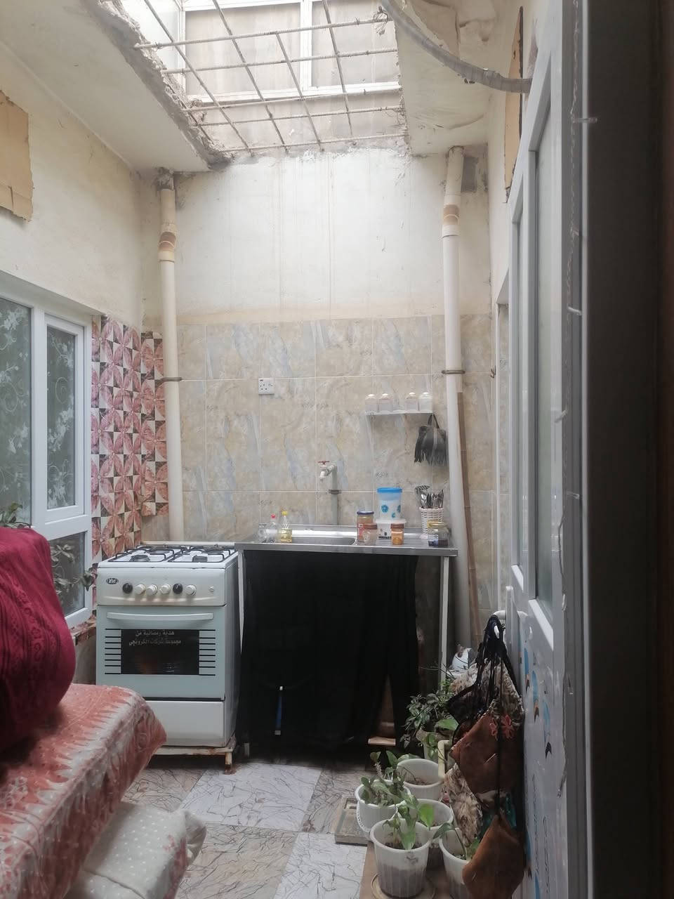 السلام عليكم بيت للبيع عنوان بنجا علي خلف محطه طه مكان راقي  رقم صاحب البيت ***********
