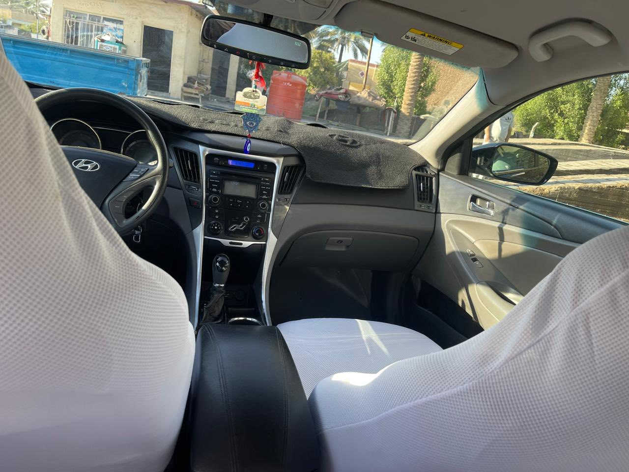 السلام عليكم…سوناتا ٢٠١٣ رقم بابل بأسمي وتاريخ النفاذ ٢٠٣٠ السيارة كلين بدون حادث بدون صبغ 
حدادية وكير ومحرك مكفولات مكان السيارة (الحلة) 
للتواصل ***********
السيارة معروضة ١١٥ وبيها مجال بسيط ان شاء اللة 
السيارة بدون اي دوانز بيها ادامة على منظومة البنزين
