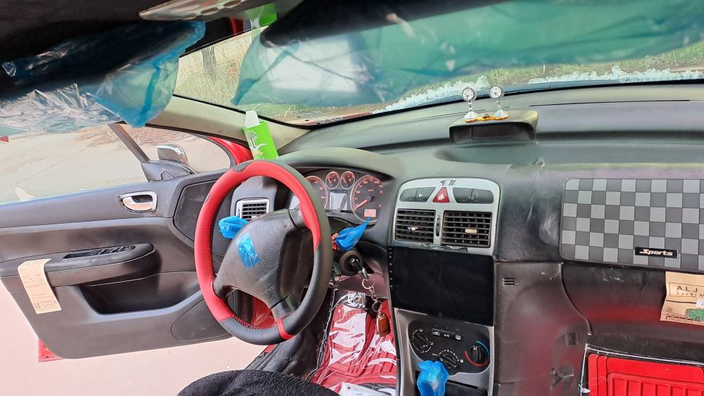 بەناوی خودا 
بیجۆ  307 فەڕەنسی 
مۆدیل 2005   ئــاڕم پلاستیک
سەنەوی و وەکالەو پاکانە 
گێڕ تۆماتیک 4 پستن مەکینە و گێڕ بیلادی  بەشەرتی فەحس و کۆمپیتەر  
*********** ژ.م ڤایبەر 
جام کارەبایی  
فۆڕمیکا ڕەساسی بیلادی
تۆماتیک و تەبرید 
مەرکەزی و دو سویچ و دو کۆنتڕۆل
تایەو پاتری نوێ 
دەعم و لێدراو و بڕاوەو وەرگەڕاو و موس بەشەرتی فەحس و سۆنەر
قنجی پێوە نیە
زۆر توند و تۆڵە 
نرخی 43  و معامەلەکی برایانە كويسينجاك, أربيل
