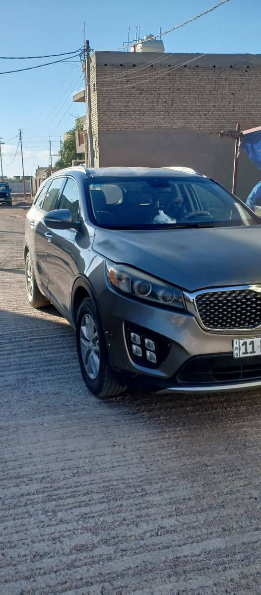 سلام عليكم
سورنتو. موديل 2016 وارد امريكي 4سلندر 2400 GDI السياره خير من الله كير محرك صدر كله كامل بشرط السياره مال جناي رقم بغداد انكليزي شاشه صغيره تحكم ستيرن تخم تاير كهربائيات شغاله السياره معروضه ب 165 وبيها مجال مكان واسط الصويره 
رقم تلفون ‏‪***********‬‏
