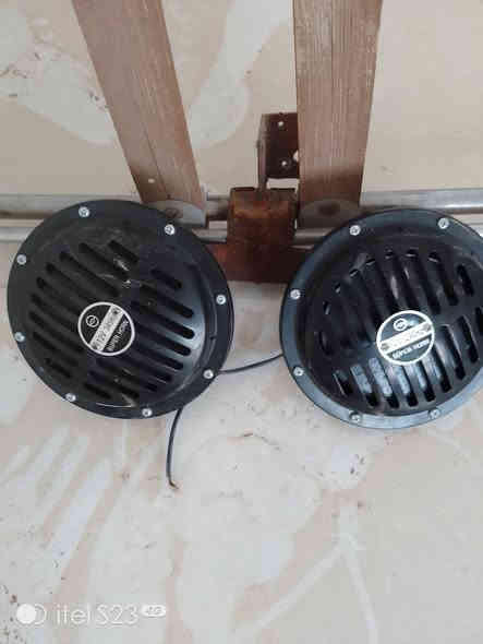 سلام عليكم سيبايه وهورن بوش البيع مكان ناصريه الغراف سعر 100مامتواجد عل فيس هاذه رقمي ***********
