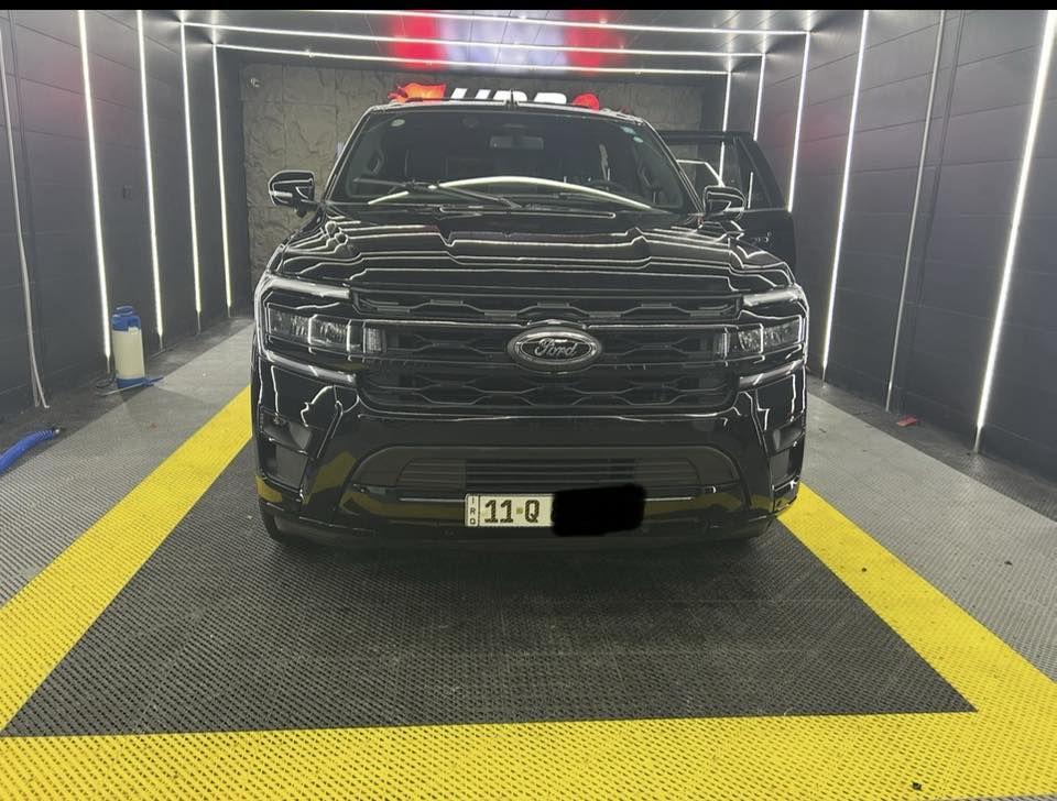 السلام عليكم
فورد اكسبديشن 2024 limited stealth 

وارد امريكي حادث امامي 

صبغ جاملغين وبنيد وبيها الروس مال شاصي بيهن تعديل وصبغ فقط روس الشاصي 

العربانه والحدادية بلاد مملعوب بيهن وشرط الفحص يعني الميزانية موس السيارة شاصيها سليم الروس مال الشاصي فقط قاعده للبدنه 

جاملغ السايق البلادي موجود عندي بي ضربات صغار اثنين موضحه بصور الحادث 

مكينة السيارة 3.5 توين تيربو 

ماشية 14 الف بعدها زيرو 

مواصفات السيارة فول 

بصمه تشغيل 

رادار امامي تفاعلي 

تحديد مسار 

رادارات جانبية 

ويل كب حجم 22 مميز 

كامرات 360 (4) كامرات

حساسات امامية وخلفية

4 ابواب بصمة

صندوق كهرباء 

كشنات جلد مطرز احمر 

شاشة حجم الكبير 

تدفئه تبريد كشنات امامية 

تدفئه كشنات خلفية

جميع الكشنات كهرباء 

عدادات دجتل 

دوسات كهرباء

ستيرن كهرباء

ميموري 3 وضعيات 

سقف بانوراما 

كشنات vip منفصل 

جميع الجامات اوتو 

لايت led 

بك لايت led

وبقية المواصفات المعروفة 

سعر السيارة 335 ورقة وبيها مجال 

للاستفسار الاتصال على الرقم او واتساب 

***********
