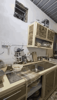 🏡 للبيع بيت سكني – حي البساتين / المدخل الأول
📍 الموقع:
حي البساتين – المدخل الأول
قرب أسواق العائلة

📏 المساحة:
100 متر الواجهة 5

🏠 المواصفات:
 • طابق واحد
 • غرفة نوم
 • صالة
 • مطبخ
 • صحيات
 • كراج سيارة

🔸 البيت جاهز للسكن وموقعه مميز قريب من الخدمات والأسواق.

💰 السعر:
65 مليون 

📞 للاستفسار والتواصل:
***********

⸻
